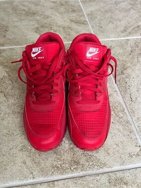 Nike Air Max Men's Sneakers in Red
